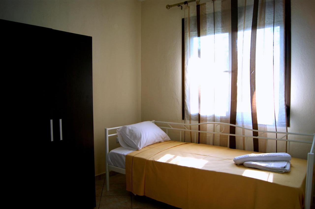 Simplicity At Iris Accommodation Psakoudia Pokoj fotografie