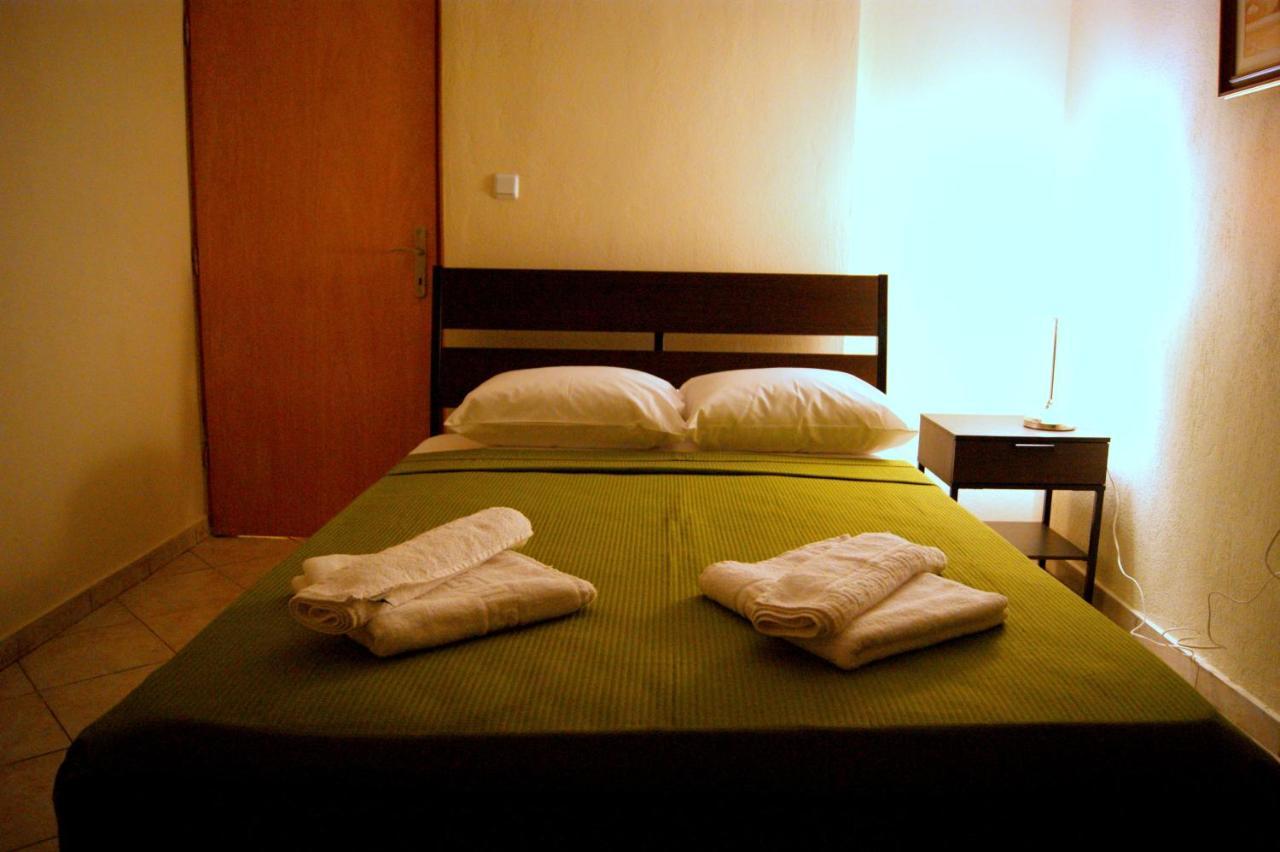 Simplicity At Iris Accommodation Psakoudia Pokoj fotografie